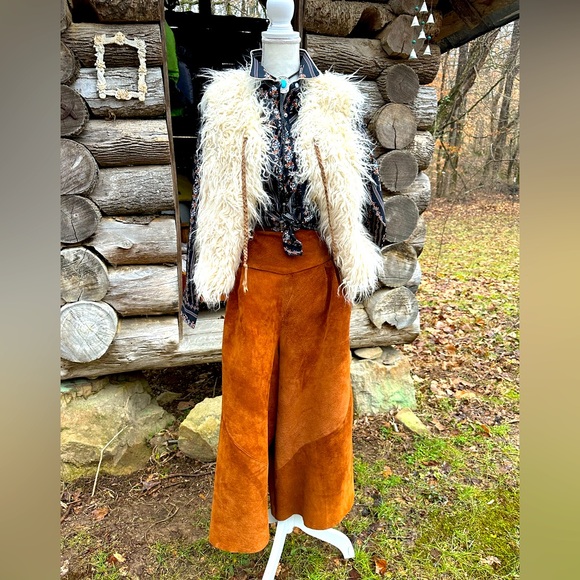 jon Lawrence Pants - Vintage Jon Lawrence leather suede wide leg Gaucho size 18